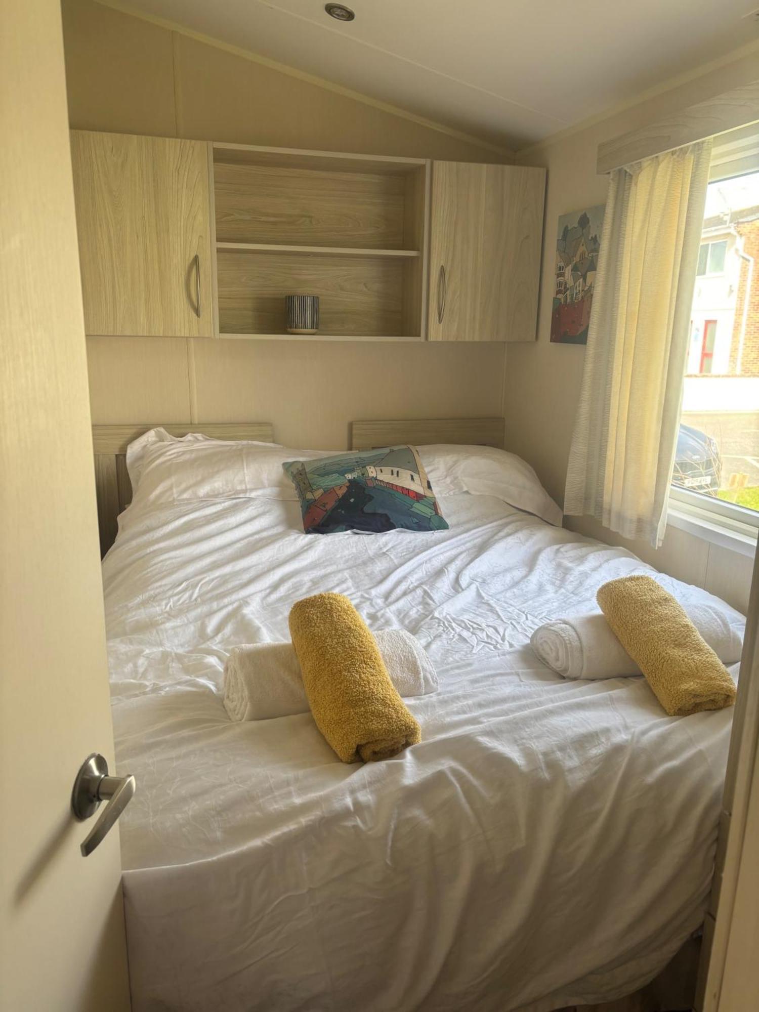 Newquay Bay - 3-bed Caravan - Sleeps 6 New Quay