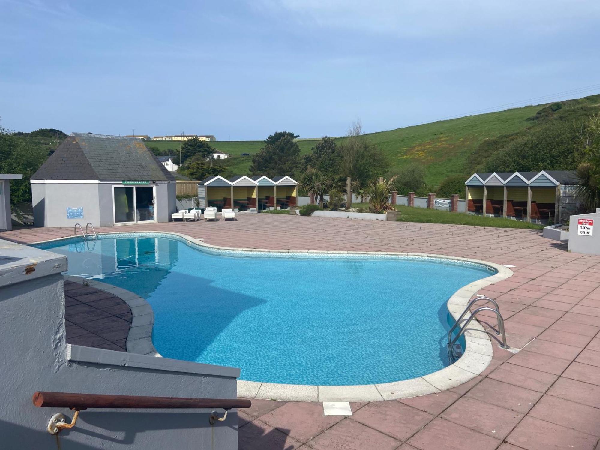 Newquay Bay - 3-bed Caravan - Sleeps 6 Chalet *
